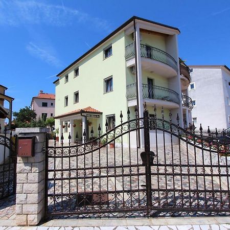 Apartments Villa Mara โรวีน ภายนอก รูปภาพ