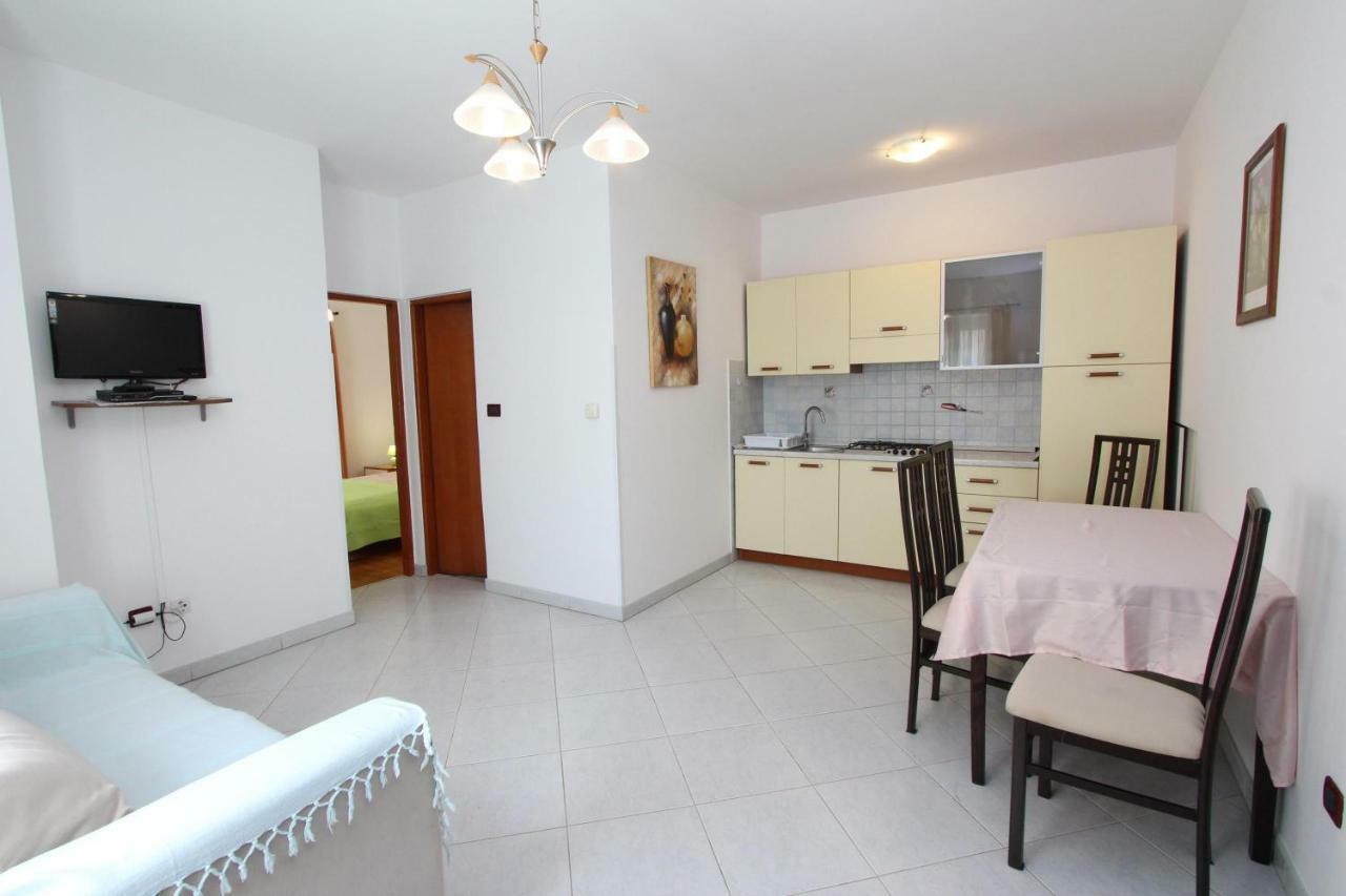 Apartments Villa Mara โรวีน ภายนอก รูปภาพ