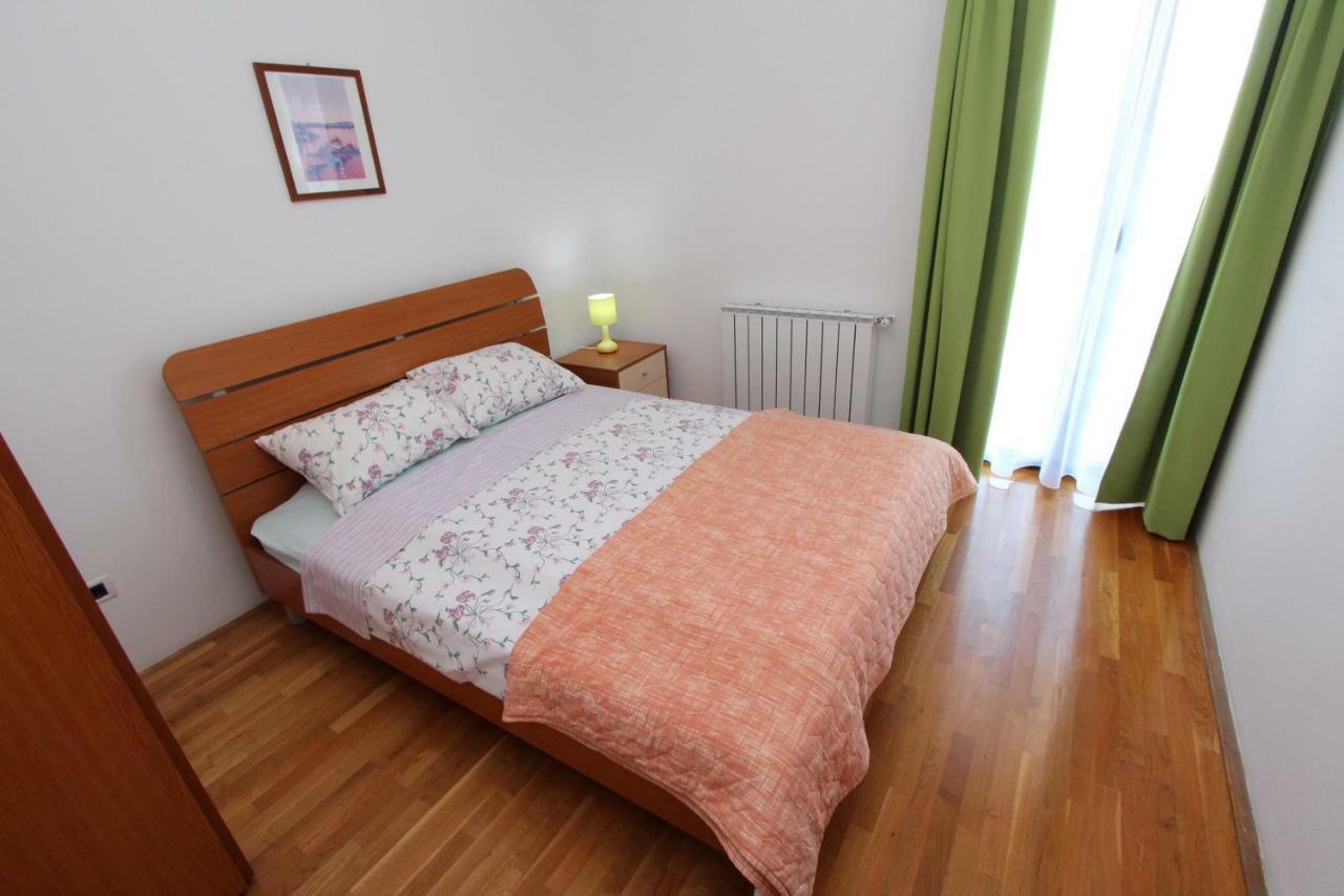 Apartments Villa Mara โรวีน ภายนอก รูปภาพ