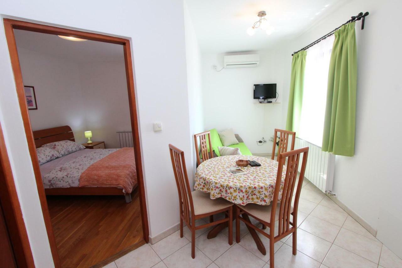 Apartments Villa Mara โรวีน ภายนอก รูปภาพ
