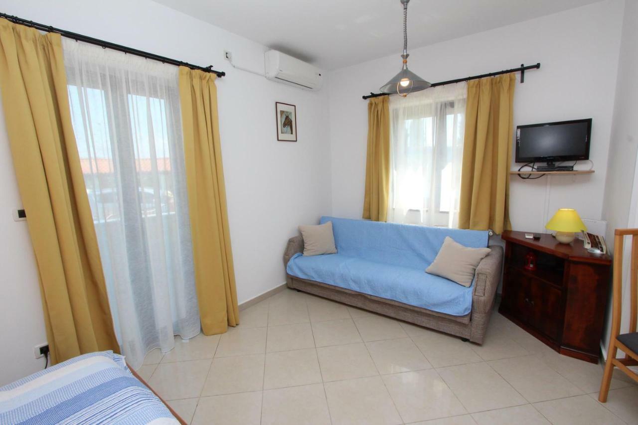 Apartments Villa Mara โรวีน ภายนอก รูปภาพ