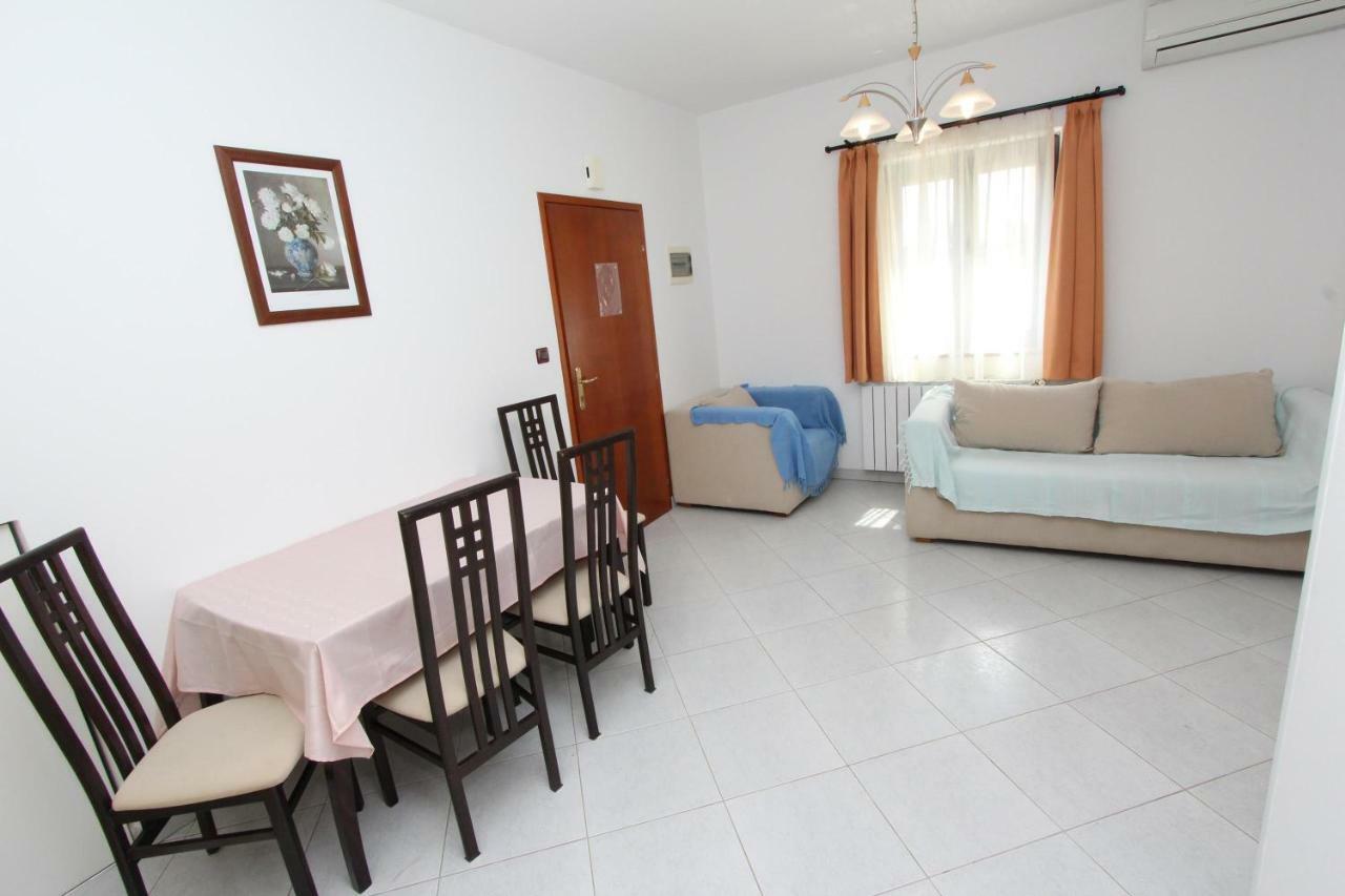 Apartments Villa Mara โรวีน ภายนอก รูปภาพ