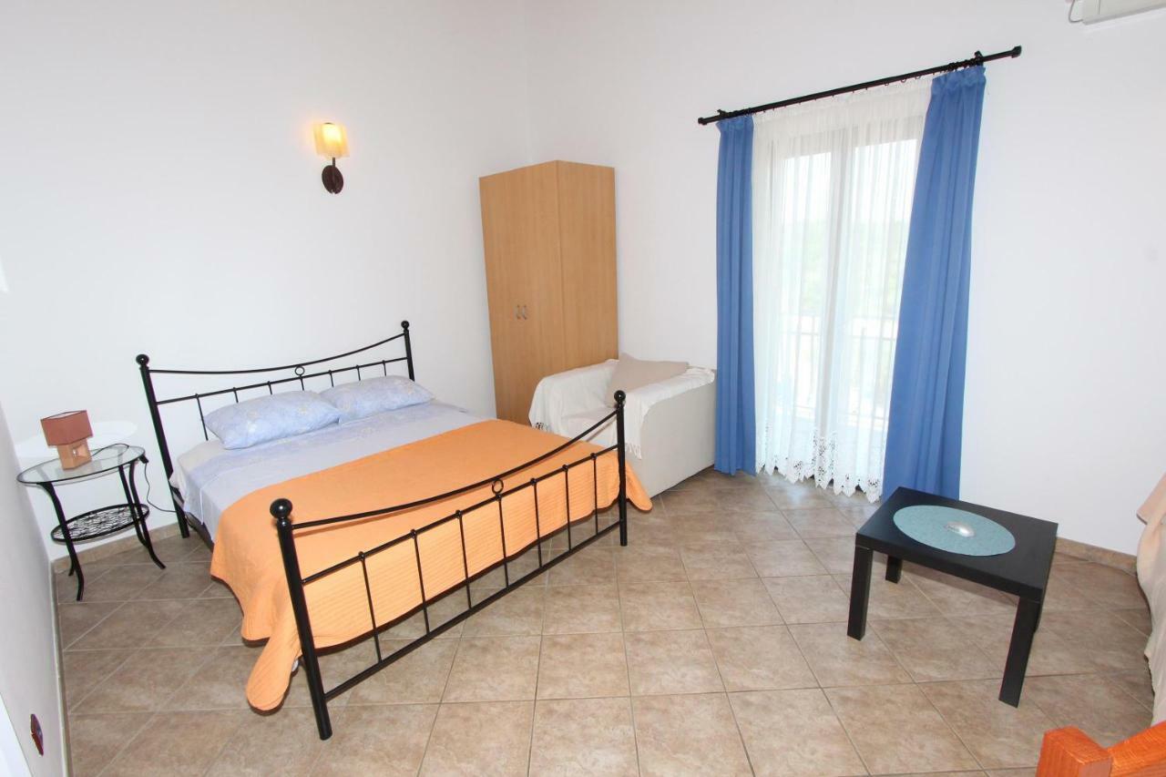 Apartments Villa Mara โรวีน ภายนอก รูปภาพ