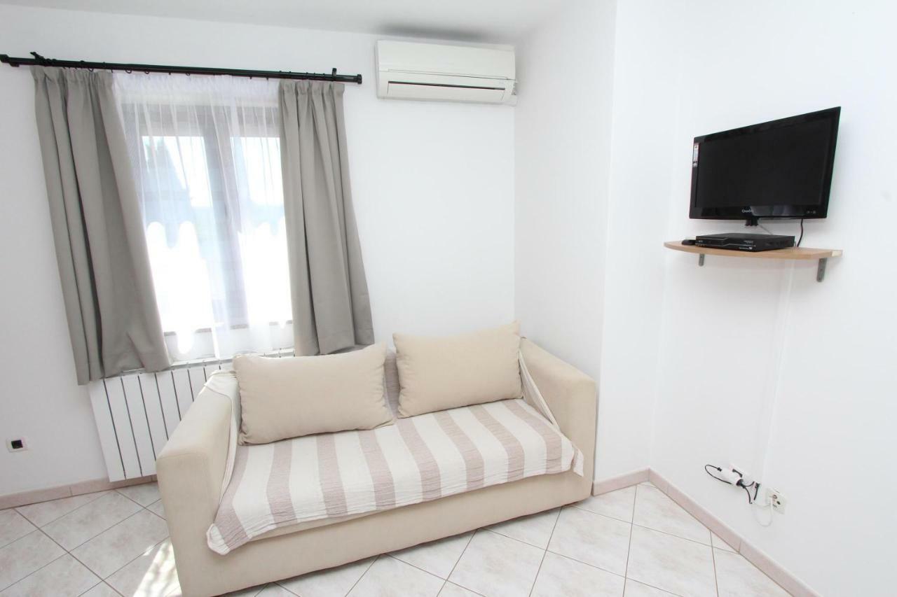 Apartments Villa Mara โรวีน ภายนอก รูปภาพ